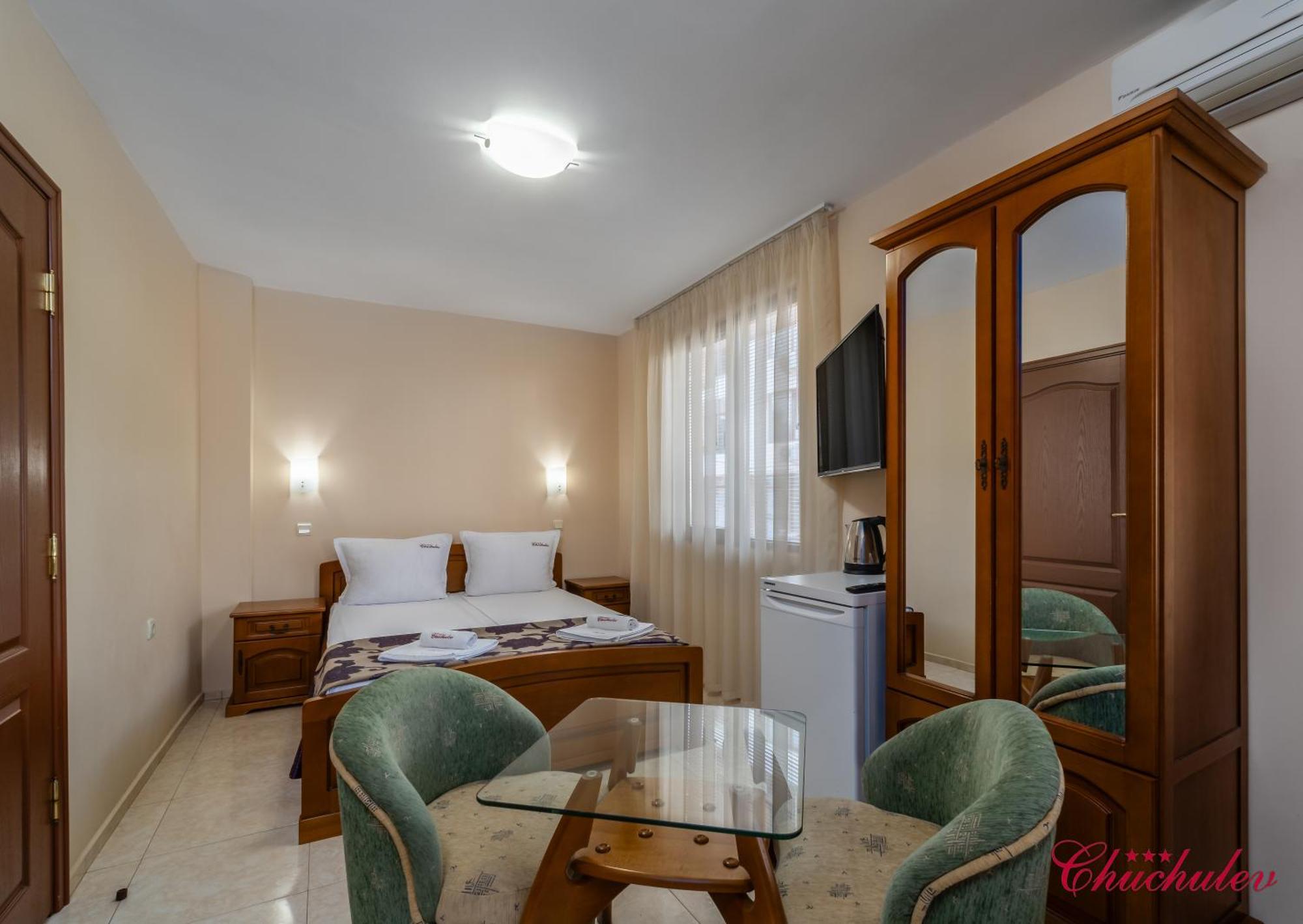 Hotel Chuchulev Sozopol Exteriör bild