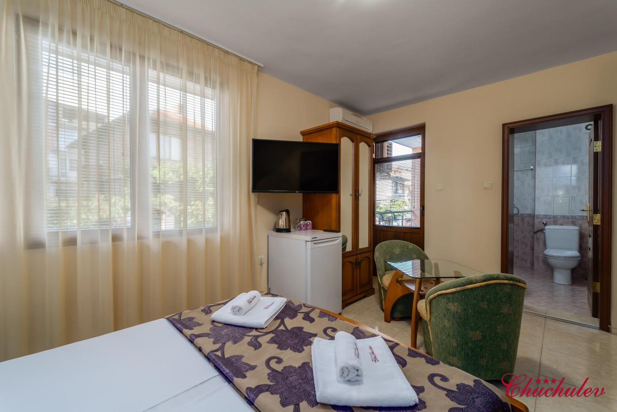 Hotel Chuchulev Sozopol Exteriör bild