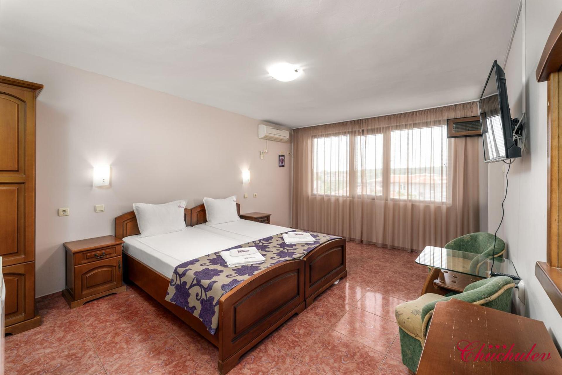 Hotel Chuchulev Sozopol Exteriör bild