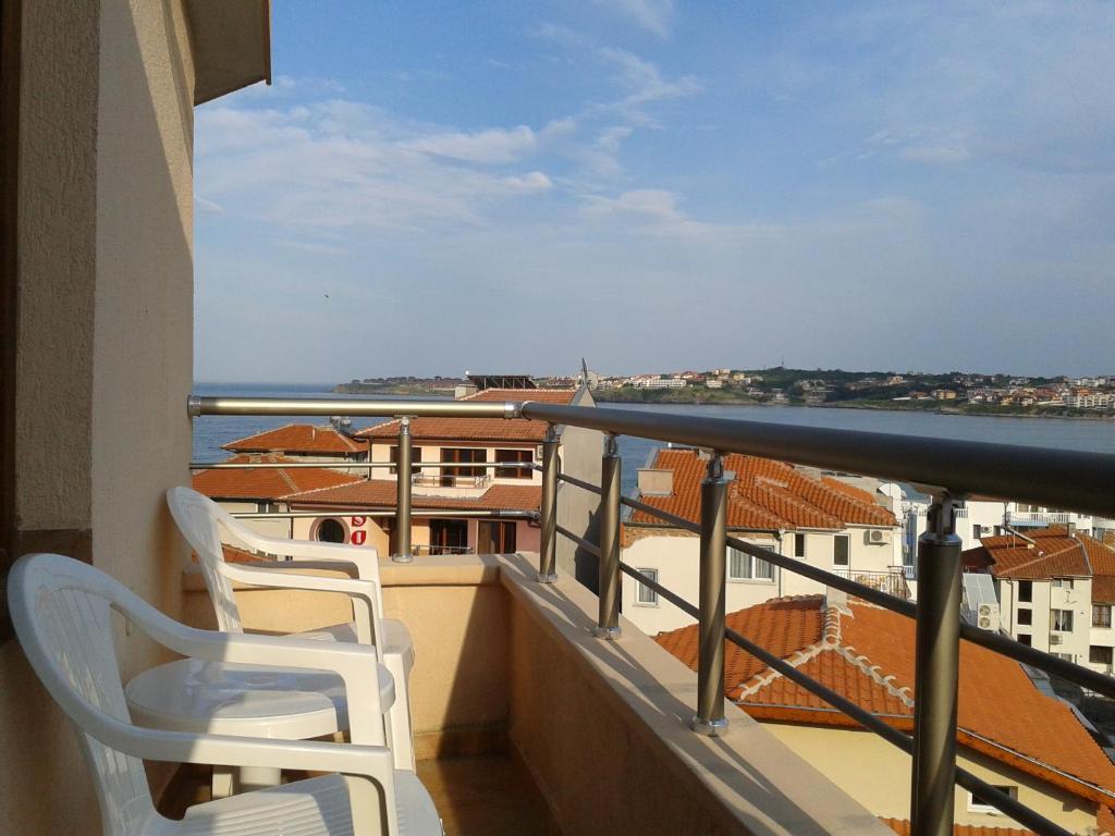 Hotel Chuchulev Sozopol Exteriör bild
